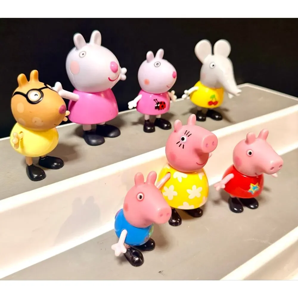 Peppa Pig family members & classroom friends by Jazwares